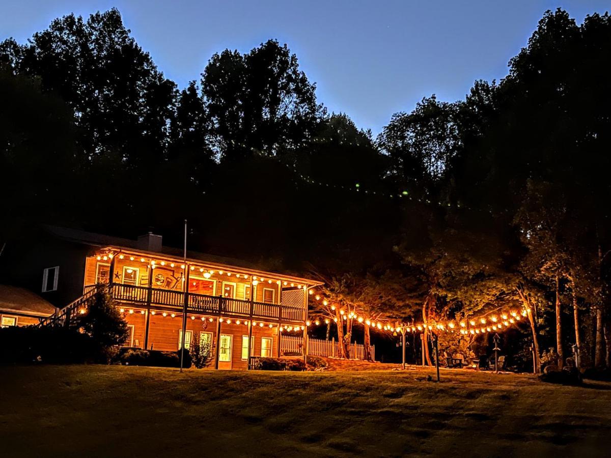 Ole Smoky Bnb - Game Room, Hot Tub, Mtn Views! พิเจนฟอร์จ ภายนอก รูปภาพ