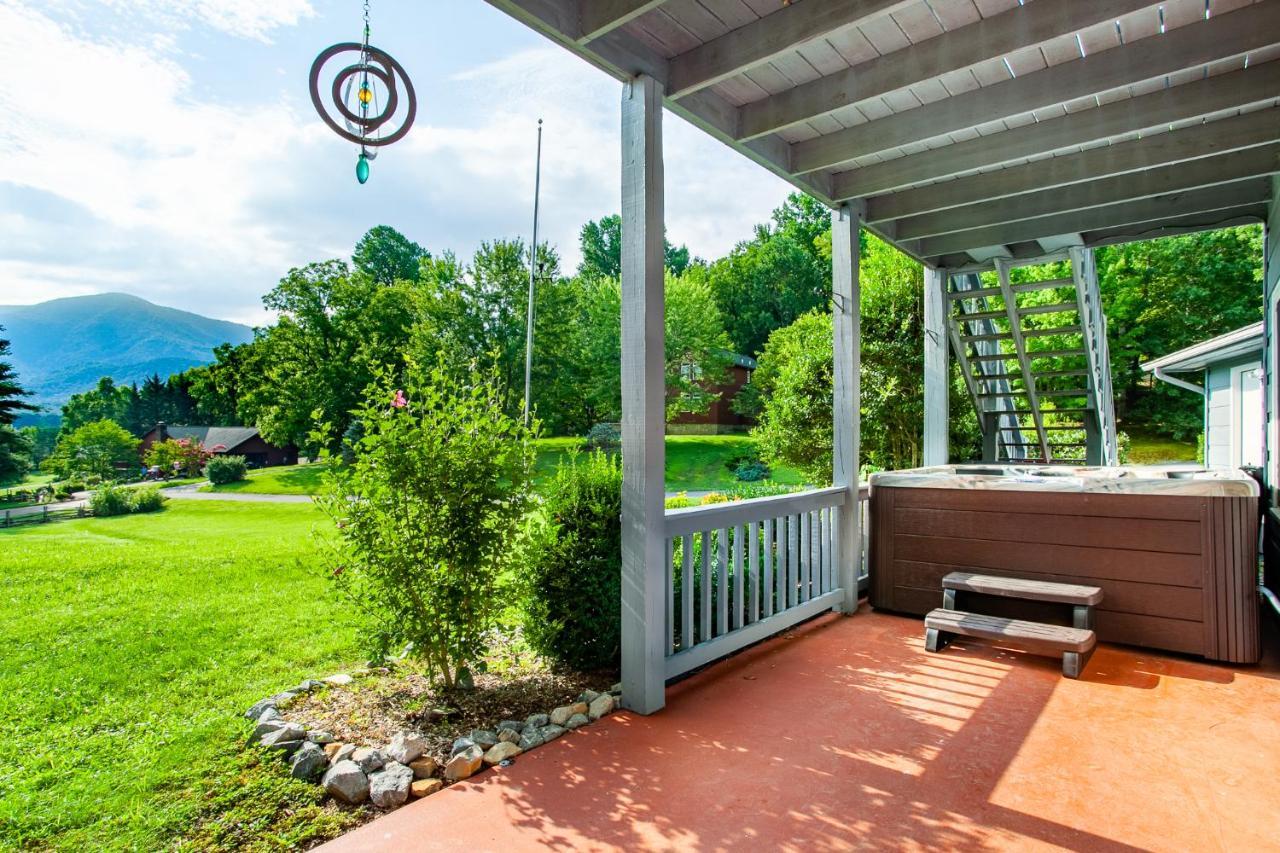 Ole Smoky Bnb - Game Room, Hot Tub, Mtn Views! พิเจนฟอร์จ ภายนอก รูปภาพ