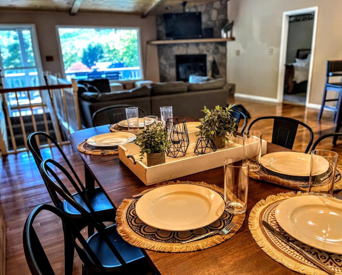 Ole Smoky Bnb - Game Room, Hot Tub, Mtn Views! พิเจนฟอร์จ ภายนอก รูปภาพ