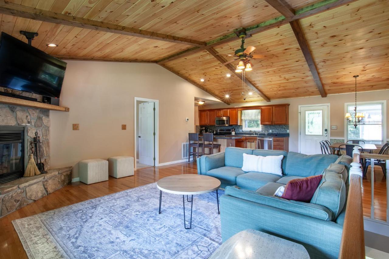Ole Smoky Bnb - Game Room, Hot Tub, Mtn Views! พิเจนฟอร์จ ภายนอก รูปภาพ