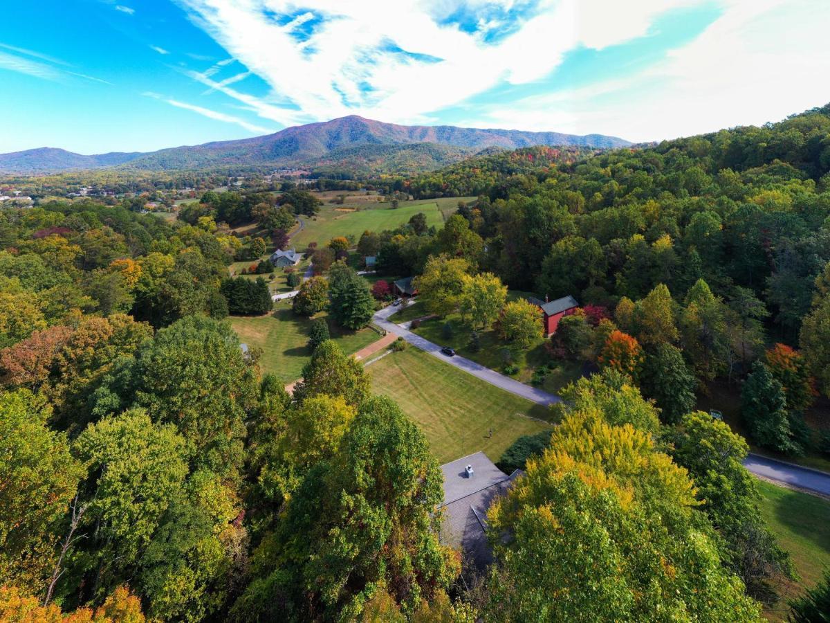 Ole Smoky Bnb - Game Room, Hot Tub, Mtn Views! พิเจนฟอร์จ ภายนอก รูปภาพ