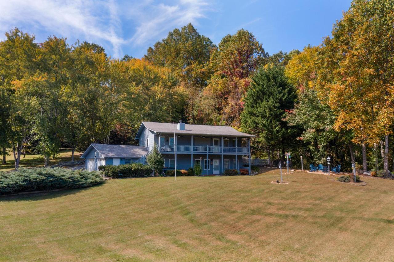 Ole Smoky Bnb - Game Room, Hot Tub, Mtn Views! พิเจนฟอร์จ ภายนอก รูปภาพ