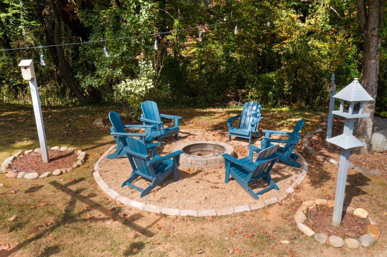 Ole Smoky Bnb - Game Room, Hot Tub, Mtn Views! พิเจนฟอร์จ ภายนอก รูปภาพ