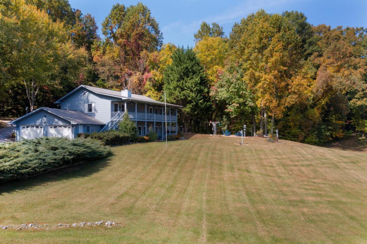 Ole Smoky Bnb - Game Room, Hot Tub, Mtn Views! พิเจนฟอร์จ ภายนอก รูปภาพ